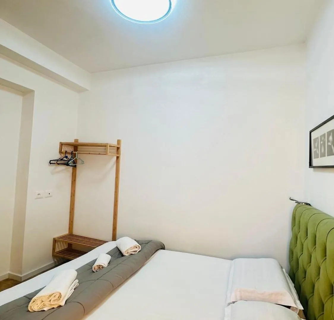 Central Duplex Tirana Up To 10 Guests 2 Baths & Kitchen Villa