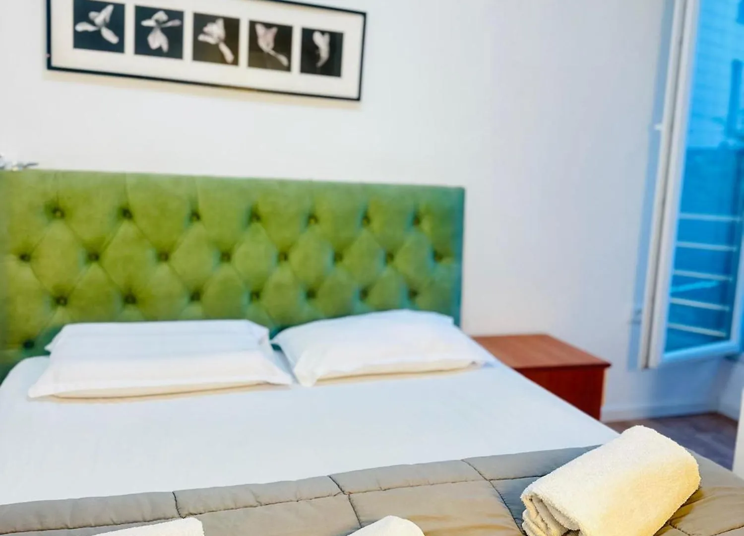 Central Duplex Tirana Up To 10 Guests 2 Baths & Kitchen Villa